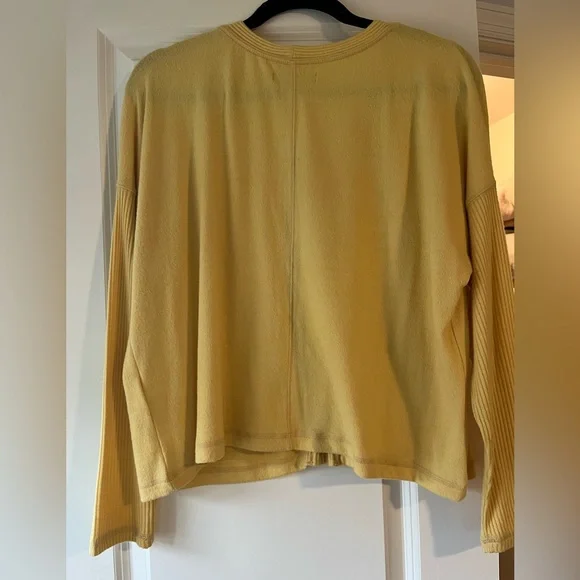 Abercrombie & Fitch Yellow Cardigan - Picture 2 of 5